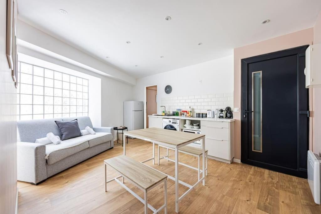 Appartement Charme Parisien 6 Personnes, 2 Chambres, 19eme *