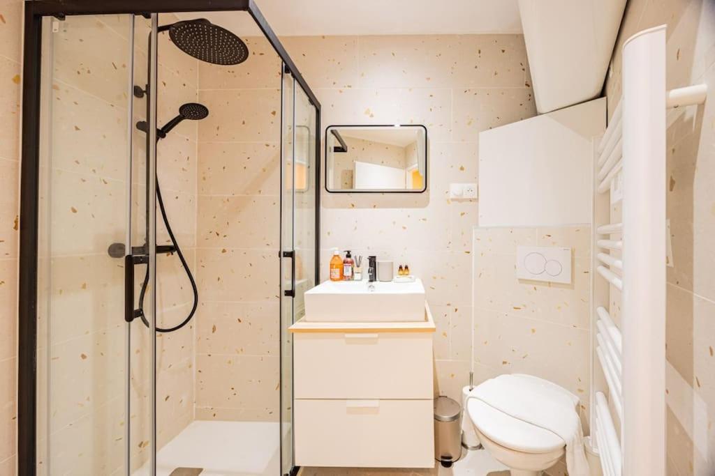 Appartement Charme Parisien 6 Personnes, 2 Chambres, 19eme *